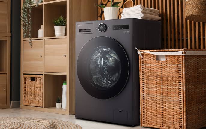 Máy giặt hiện đại trong không gian gia đình